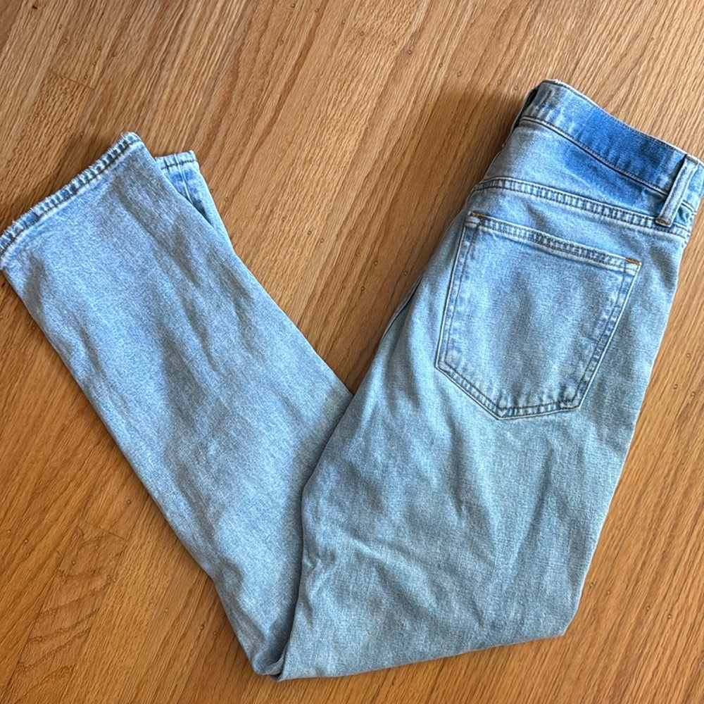 Abercrombie The Ankle Straight Ultra High Rise size 28, 6L